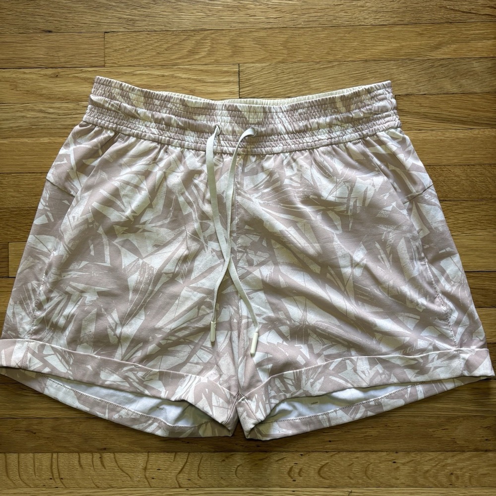 Lululemon Spring Break Away Short Stretch 3"‎ Shadow Leaf Light Ivory Muse Sz 4